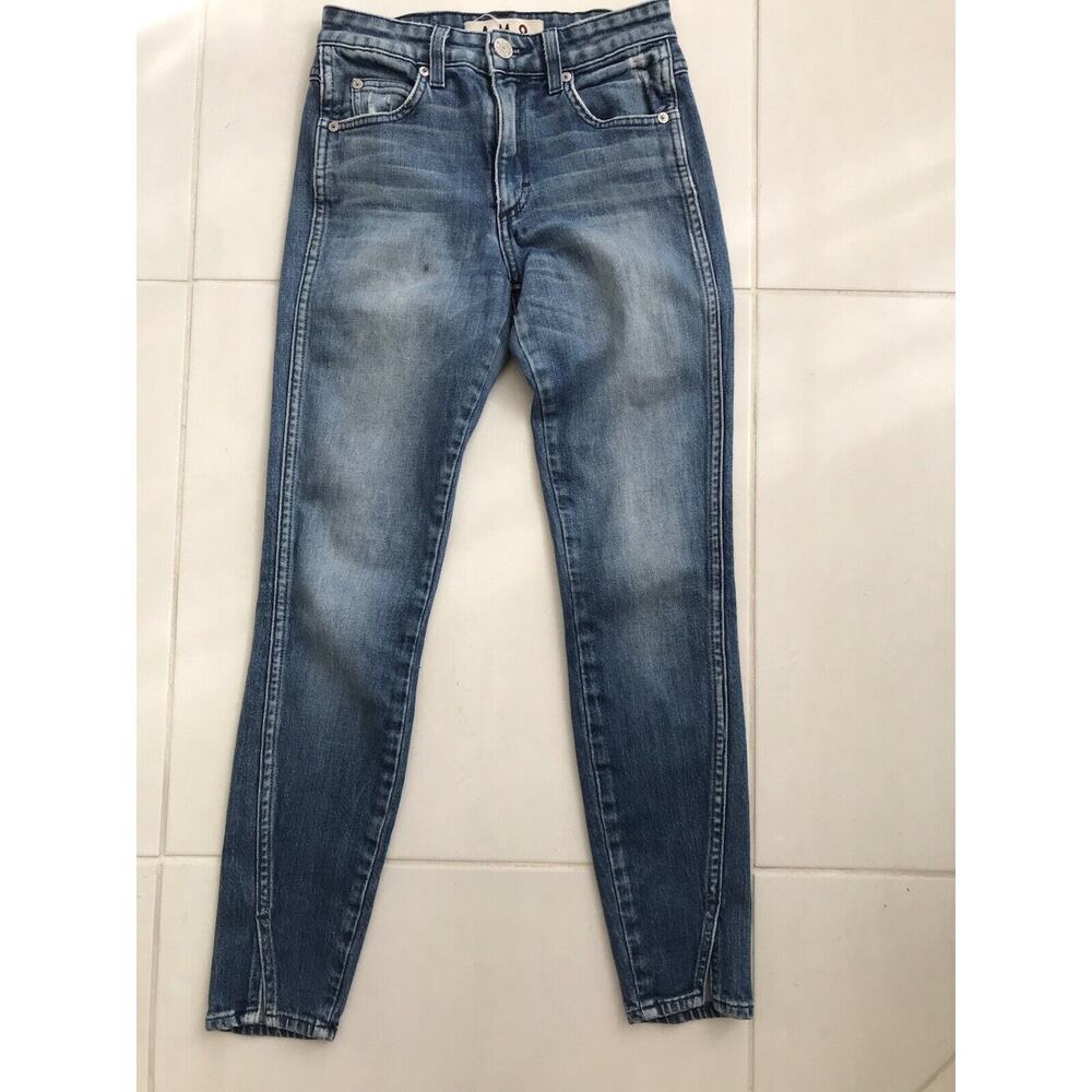AMO Twist Sweetheart Slanted Seams Crop Mid Rise Denim Jeans